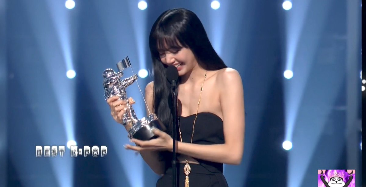 BlinkVotingCrew's tweet photo. 🏆 | #LISA won “BEST K-POP ” category at this year's #VMAS

TASTE THAT VENOM ON VMA
#BLACKPINKInYourVMAs #PINKVENOM @BLACKPINK https://t.co/XsnEW3c9GR