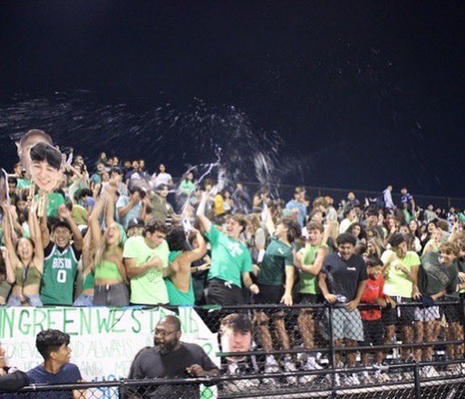ATyearbookHS's tweet photo. This week in photos includes a W for @ATBlazerFB , green for Joey, world map puzzles, and senior sunrise. See the rest on our athsyearbook insta. #yearbook #highschool #thisweek #recap https://t.co/bynZ4tkJQc