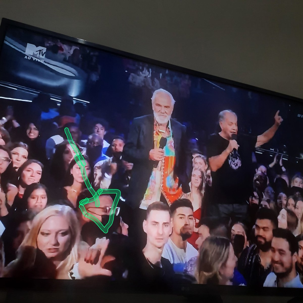 Mucilonz's tweet photo. Lula no VMAs ?? #VMAs #LulaNoVmas https://t.co/QrLdHZNT53