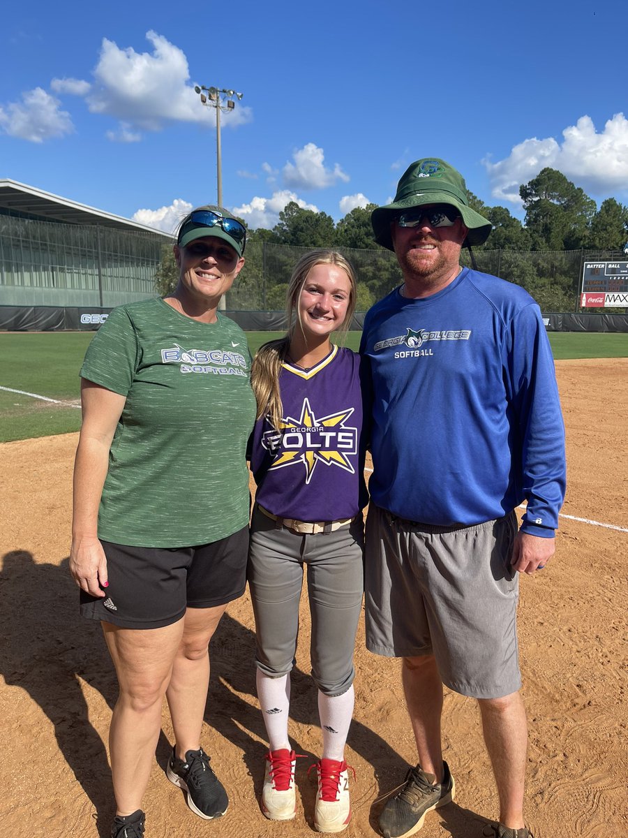 lily_bridgess's tweet photo. I had a great time at the Georgia College camp today! Thank you @jamie_llc and @CoachBellamy4, it’s always an amazing camp. Hope to be back soon! @GC_Sball @howiemackz @EASRecruiting https://t.co/eVWlnx9yVk