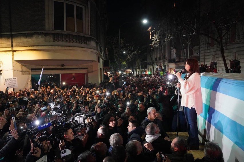 #TodosALaCallePorCristina #Cristina2023 #TodosConCristina El lawfare no podrá contra los grandes líderes progresistas, el amor de la mayoría de los #Argentinos y la mayoría en la #PatriaGrande está con ellos y ahora mucho más con #Cristina