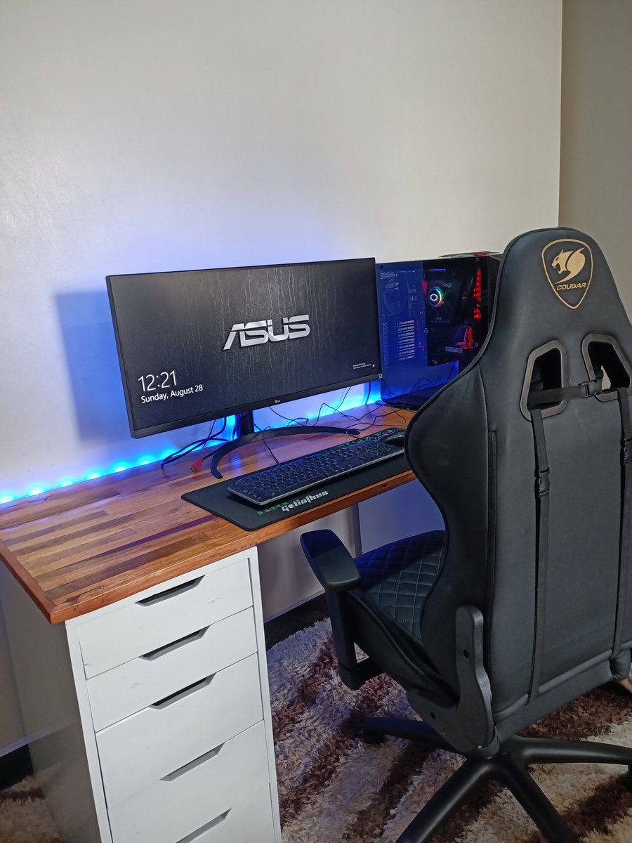 iamdastani's tweet photo. I'm just spend 7.5M Tsh on my Home setup but my goal to spend 20M Tsh
#setupaddicted #setup #coding #SoftwareEngineer https://t.co/W1nYAc1HBa