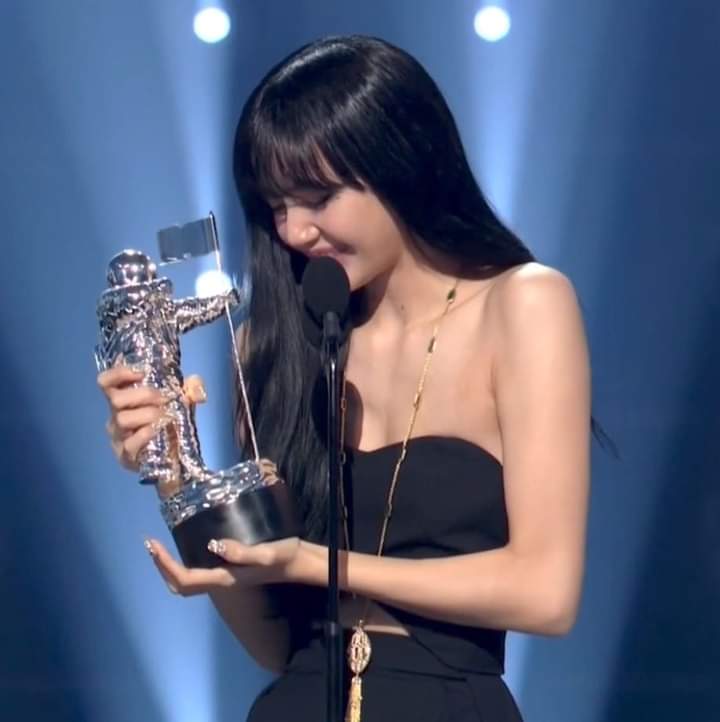 GlorilynT's tweet photo. Congratulations Love ❤ You deserve it ☺ we are all so proud of you 🎉

Lalisa has won 'Best K-pop' at the VMAs. Lisa becomes the first solo artist and lead female act ever to win this award. Congrats! 🎉 @BLACKPINK #LISA #VMAs https://t.co/n9cAZaaP9V