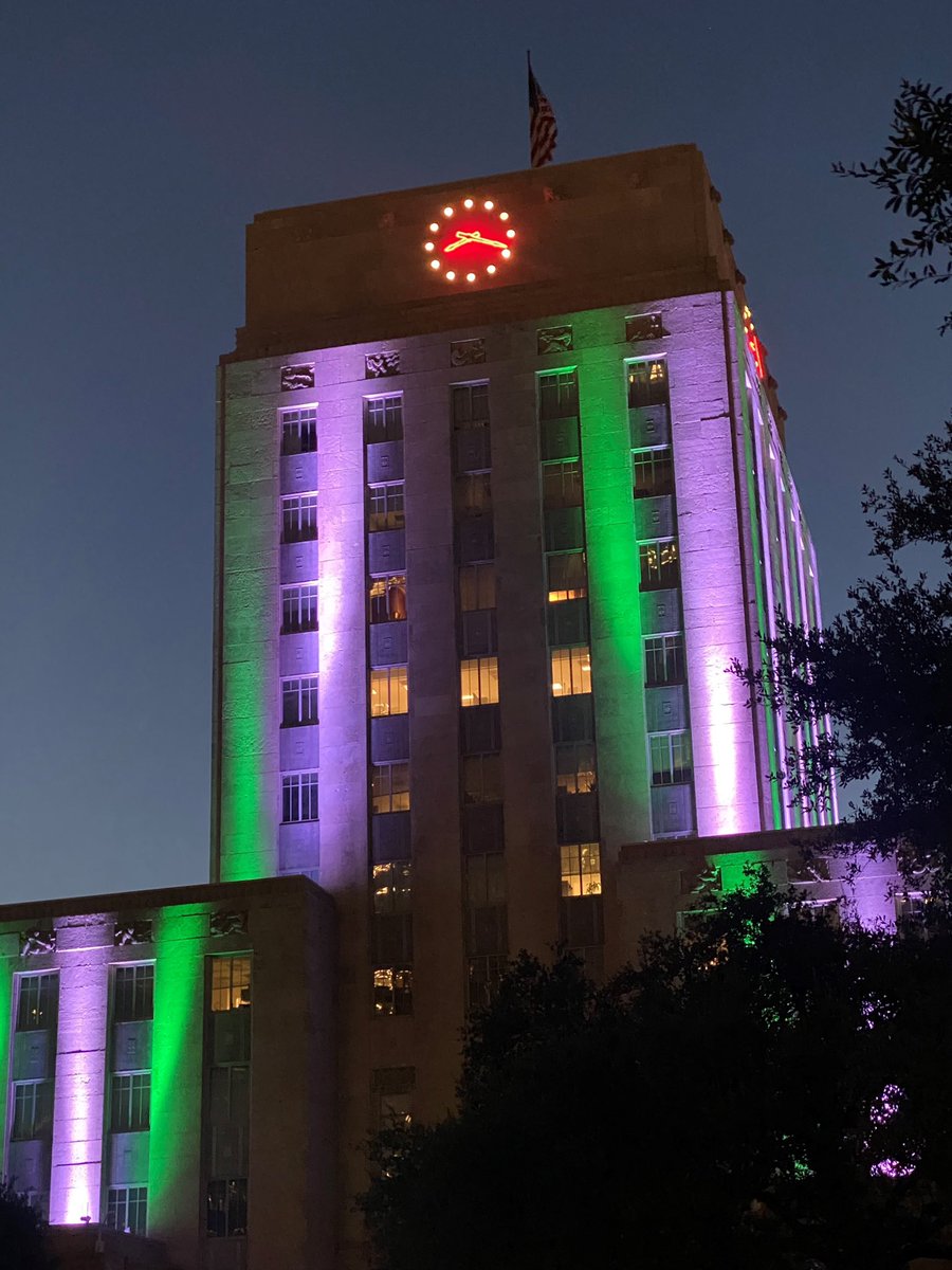 In solidarity with the Houston area Pakistani community, <a href="/houmayor/">Houston Mayor's Office</a> this evening authorized the lights of City Hall to shine green and white in remembrance of the victims of the devastating monsoon rains and floods in Pakistan. An estimated 80,000 Pakistanis live in Houston area.