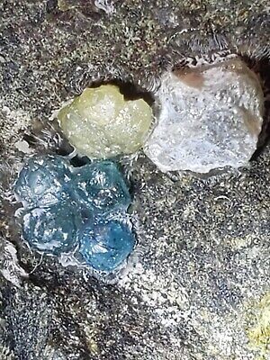 Justin04065478's tweet photo. Kimberlite,  blue, green and clear diamonds, red gemstones and more
https://t.co/lCVJrYHy8Y https://t.co/vyU9nTHWEn