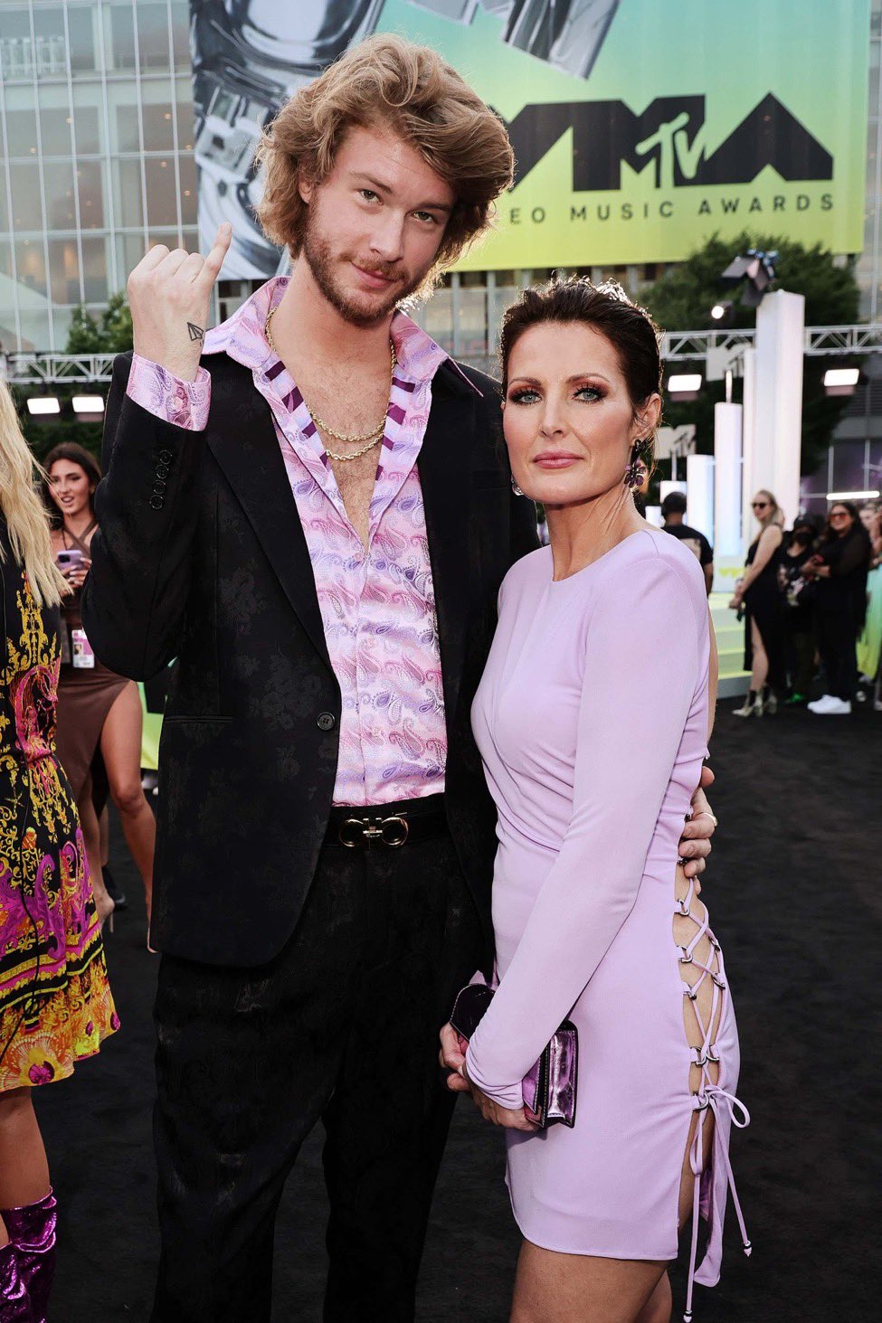 RapTV on Twitter "Yung Gravy took Addison Rae’s mom to the VMA’s as a