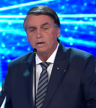 poptime's tweet photo. Segundo Bolsonaro, o Lula e o PT roubaram 990 BILHÕES da Petrobras.

A Petrobras vale 462 bilhões...
#DebateNaBand #Eleicoes2022 https://t.co/CYaRCtP8BM