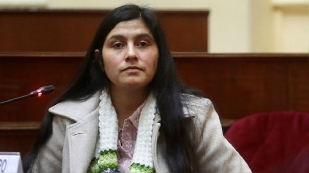 HuaylasenM's tweet photo. Poder Judicial dictó 30 meses de prisión preventiva contra Yenifer Paredes y José Medina, la próxima es Lilia Paredes. https://t.co/FbeoGACkap a través de @RPPNoticias #PedroCastillo #YenniferParedesN #LiliaParedes #JoseMedina #corrupción https://t.co/Qd9DfEm0vG