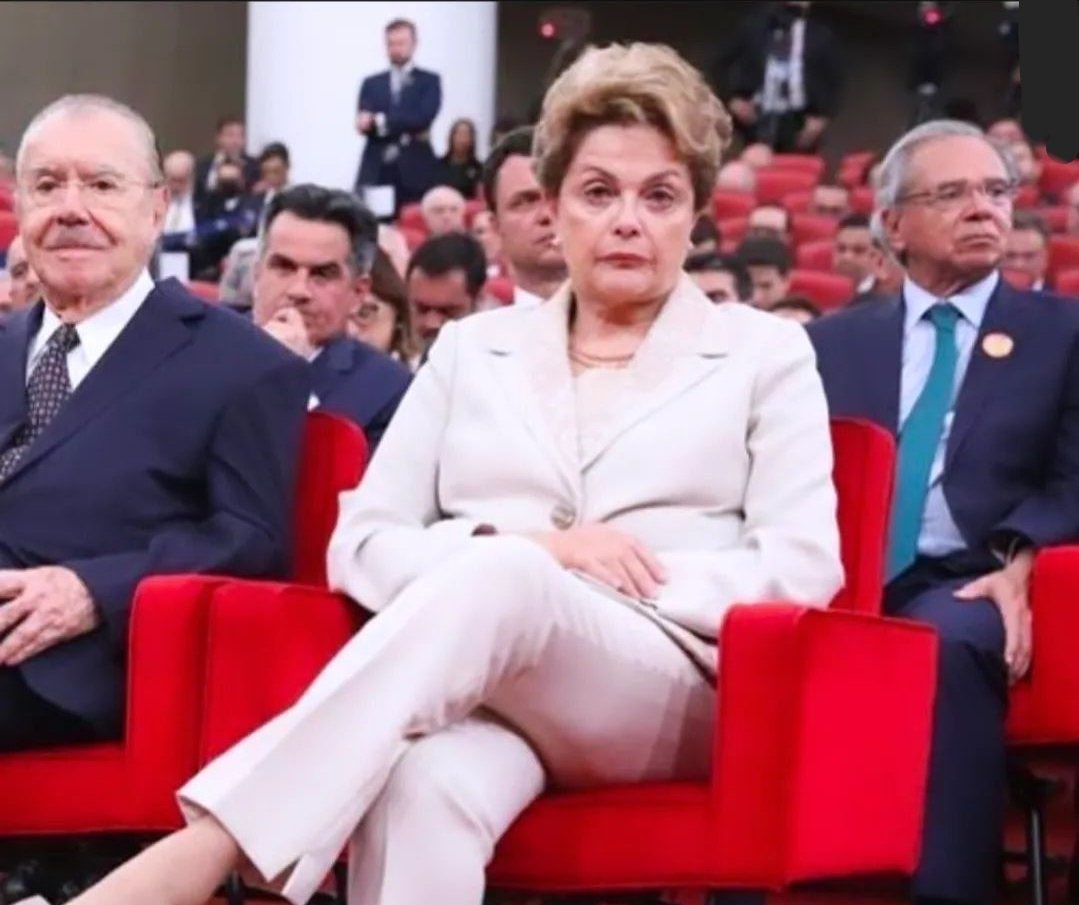 mottalauraa's tweet photo. Minha cara ouvindo o Bozo falar que muitas mulheres do Brasil o amam: https://t.co/05d37pAb6h