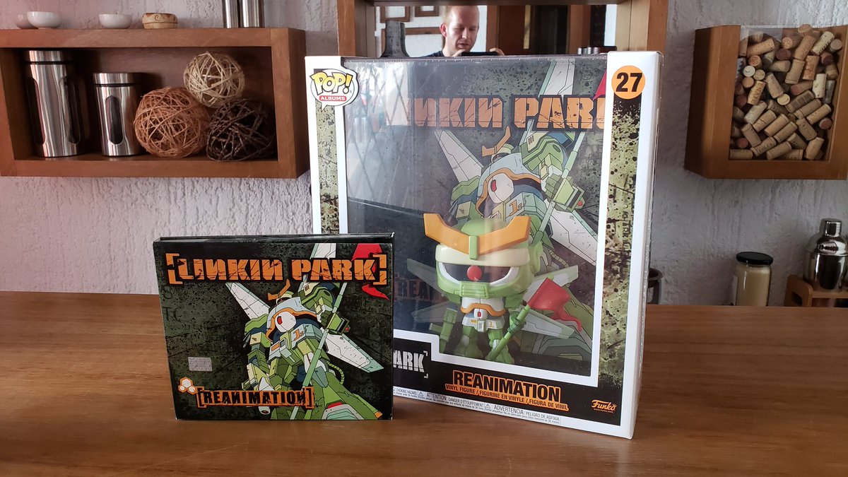 alejandrolu88's tweet photo. @LinkinParkMX @linkinpark Les comparto este pequeño unboxing con mucha emoción, cariño y nostalgia del Funko Pop del disco Reanimation 🥰 🖤 https://t.co/uAHZ02eSoR #LinkinPark https://t.co/SlgoRLmxVH