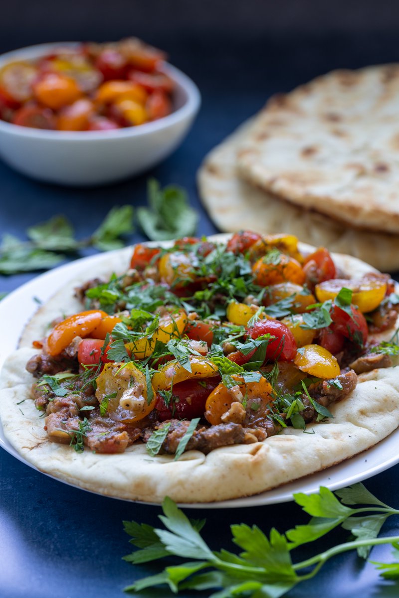 KyleesKitchen's tweet photo. Monday morning on @fox59 I will discuss how to use more herbs as opposed to salt for flavor! Also, I'll make eggplant flatbread with herby tomato salad.

Get the recipe here: https://t.co/rtvwJKOZhz #KyleesKitchen #fox59morning https://t.co/rCeVCEIVYI