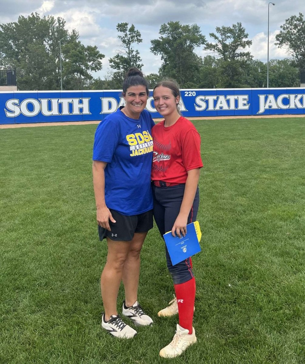 Thank you so much @GoJacksSB for a fantastic day on the field! It was a great camp and I enjoyed getting to know the new coaching staff, the players, and seeing the impressive facilities! Go Big. Go Blue. Go JACKS!!! <a href="/KristinaMcSwee6/">Kristina McSweeney</a> <a href="/JoshBertke/">Josh Bertke</a> <a href="/Bgomezolson/">Brittany Gomez-Olson</a>
