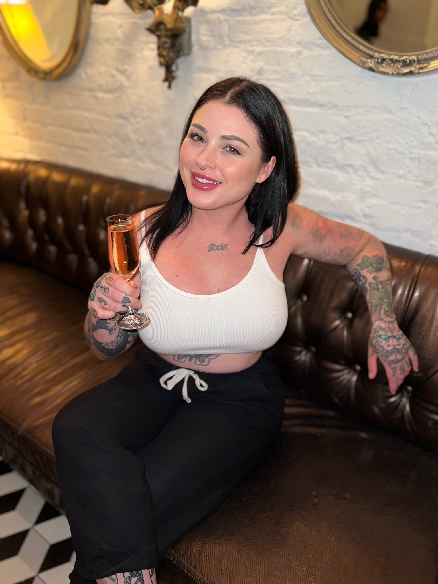 demi novak on Twitter: "Sometimes I wear clothes and venture out https