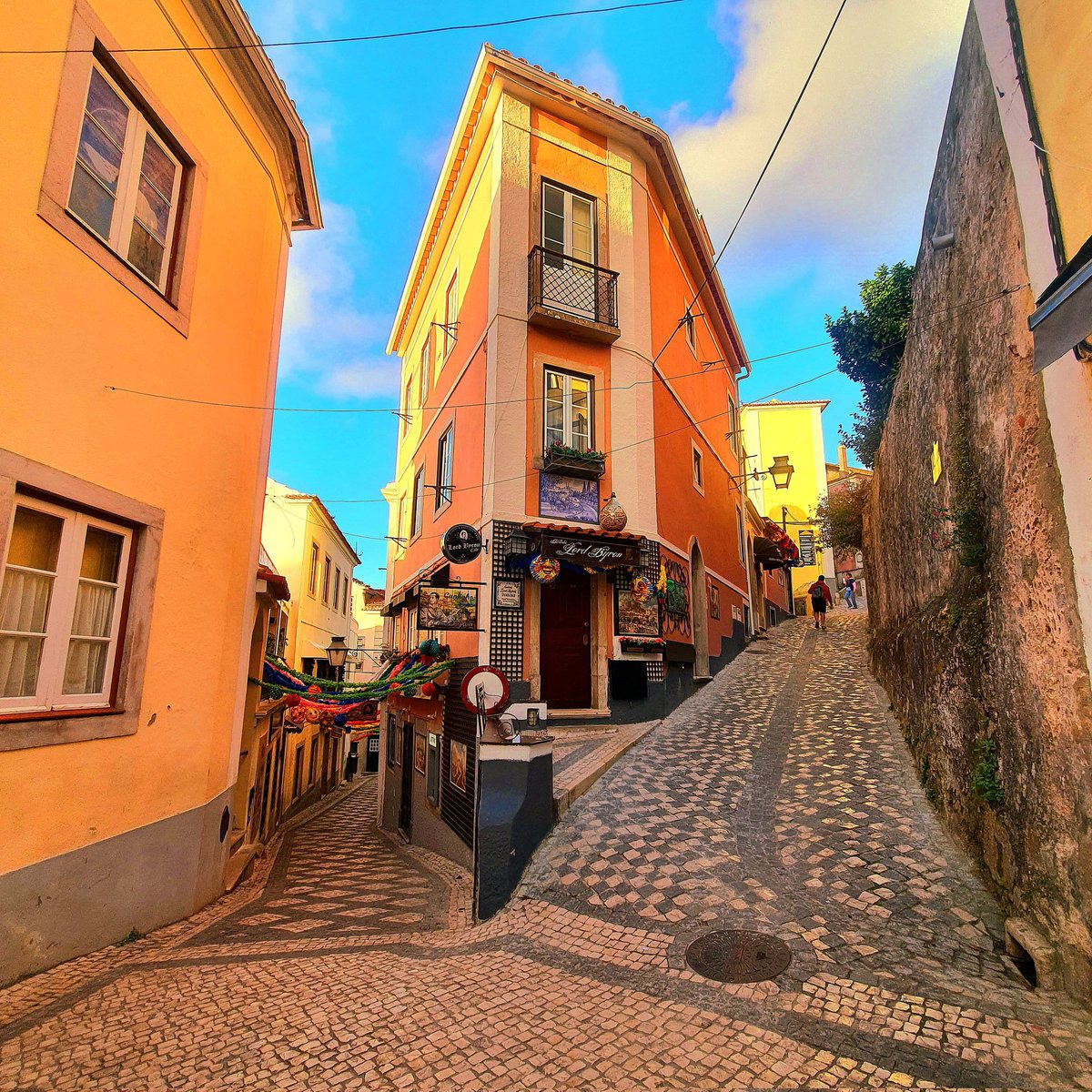 RolandoAndow's tweet photo. Sintra más allá de sus palacios.

#Portugal #PortugalTravel #Sintra #RolandowAndow https://t.co/9PINrXVe17
