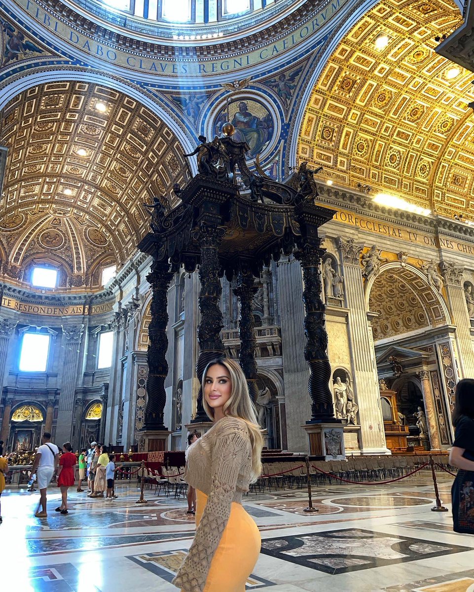 HeatherYako's tweet photo. Sunday mass at the Vatican 😇🫶🏼🙏🏼 https://t.co/CEe5utOHBT