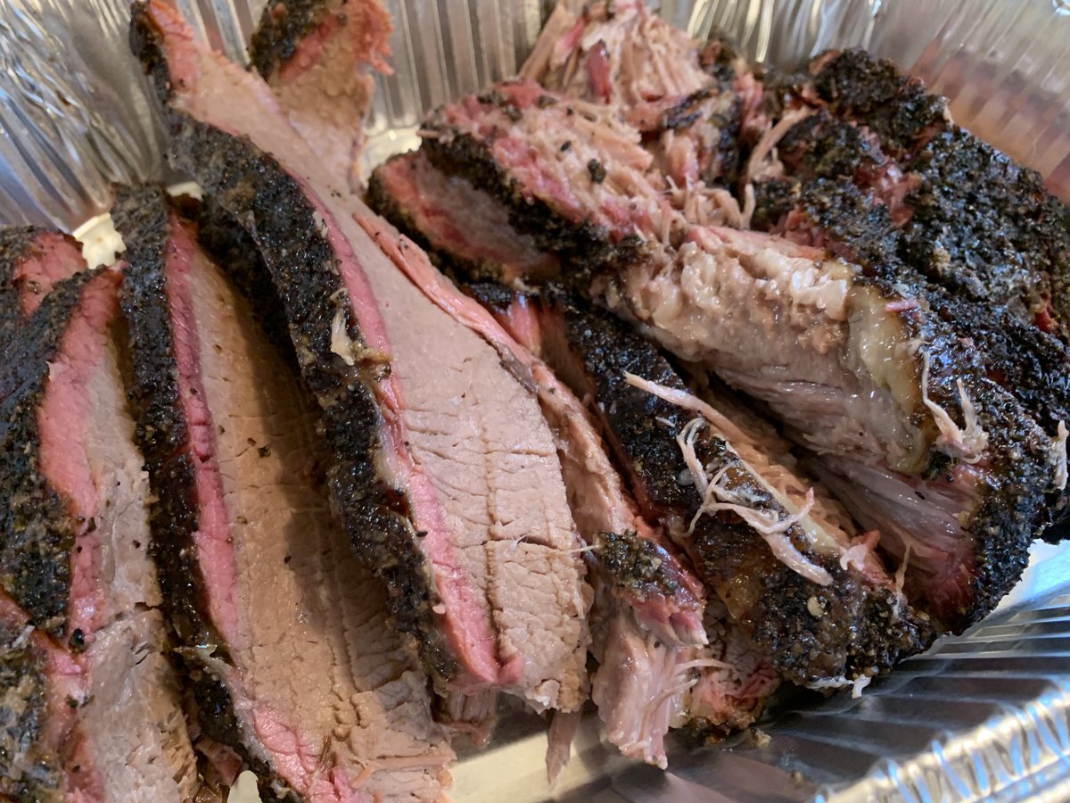 cookwithwes's tweet photo. This weekend’s brisket cook (my 1st since moving to North Carolina) on my @recteq_official #RT700 smoker turned out great! Glad to be able to share some with our next door neighbor, too! #BBQlife #backyardBBQ #recteqlifestyle #NCbbq https://t.co/aGHzbPRZsb