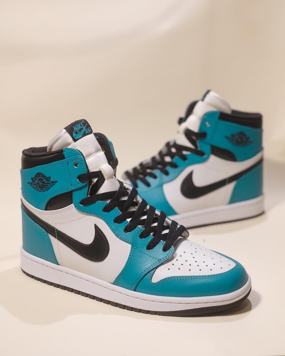 patchworkpaolo's tweet photo. Ichiro teal + Chicago color blocking = my latest 85 AJ1 build

Hand made from scratch by me 🙂 https://t.co/UcSapirvUi