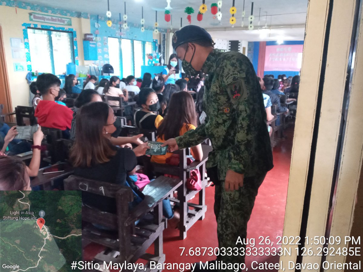 drugfreeworld's tweet photo. Adorable youngsters learning the Truth About Drugs in the Plilippines. https://t.co/Zt8kmgyw8y