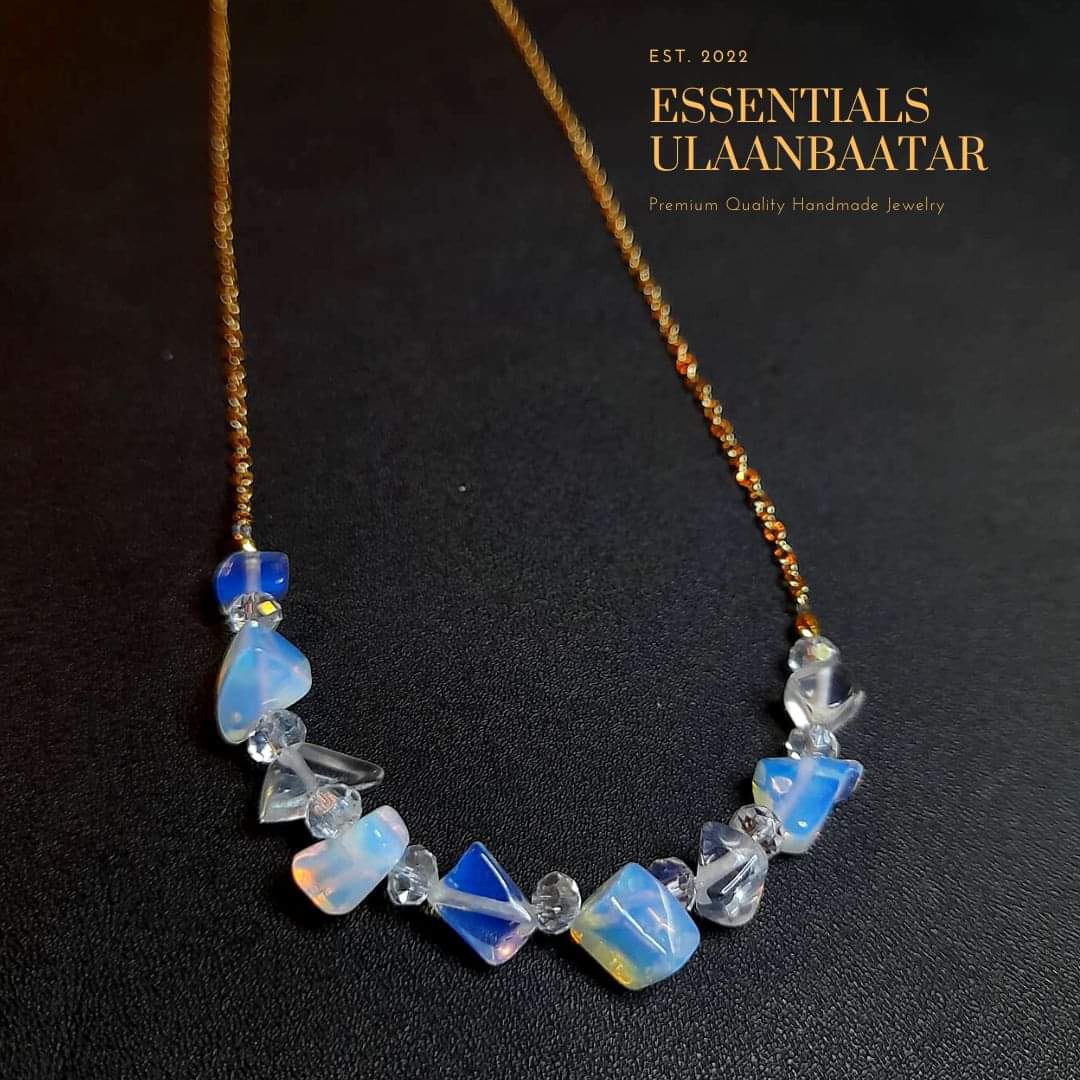 Саран чулуутай 14к монет бүрмэл минимал загварын зүүлт
Designed in Ulaanbaatar
®Essentials Ulaanbaatar
📱80836353 
Ээлтэй орд: мэлхий