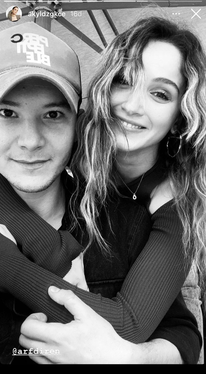 TVDinleyici's tweet photo. Unutulmaz çiftlerden #SonGün 🥲❤

#KırgınÇiçekler https://t.co/l3etWDhNVN