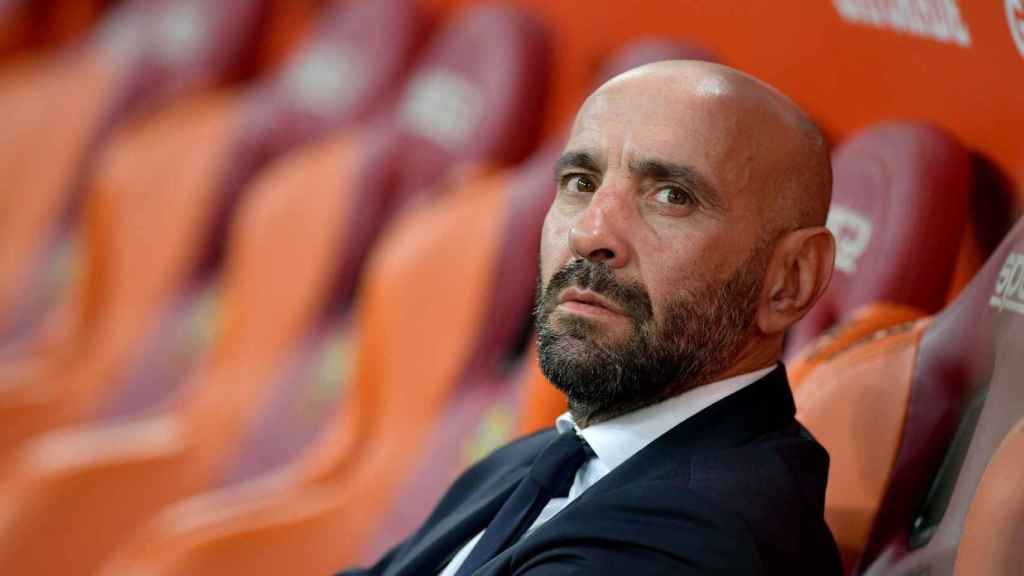 chimairaES's tweet photo. Al @leonsfdo los unicos que tenemos derecho a criticarlo somos los sevillistas. A los demas os ha amargado la vida 20 años y teneis derecho a comerle los huevos ppr delante y por detras. https://t.co/ulFFG3EUJg