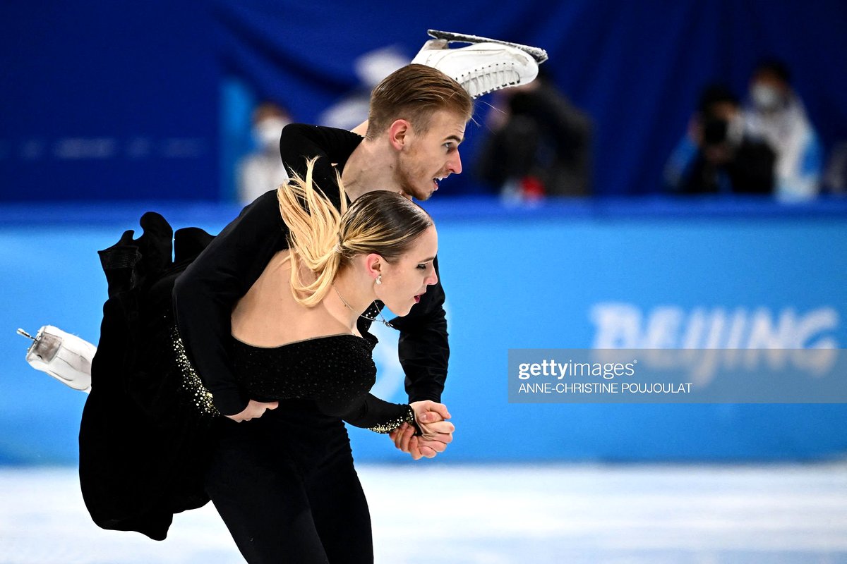 Happy Birthday 🎂 to 🇨🇿 Czech Republic's #FilipTaschler — the National 🥇 w/ #NatalieTaschlerova! GS Fan Fest @ bit.ly/NataFili They will make their #GPFigure debut in 🇫🇮 & 🇬🇧 👏🏻 He enjoys traveling ✈️, and running 🏃‍♂️ | 📷 2021-22 FD #Beijing2022 #FigureSkating