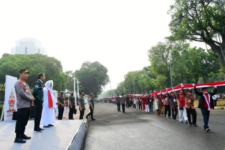 Lifenstream's tweet photo. OMG, you can love Pi, can support it
but don't share the hoax
this activities not related with Pi Network
don't just some peoples wear the Pi tshirt
this is Indonesia's independent day memories. https://t.co/kYWmRRlTcY