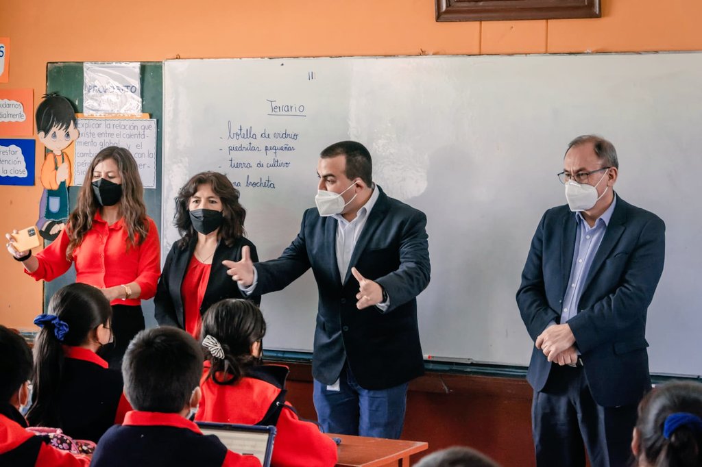 alonso_tenorio's tweet photo. Algunas fotos, de lo que ha sido mi participación en la institución educativa en Cajamarca. #ActualizaciónContenidos #Tabletas #ATET #MINEDU https://t.co/oshK4H6HLQ
