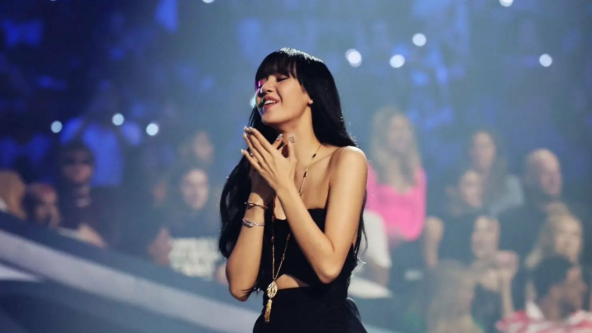 kndalisa's tweet photo. LISA. https://t.co/BXypQ0tYn6