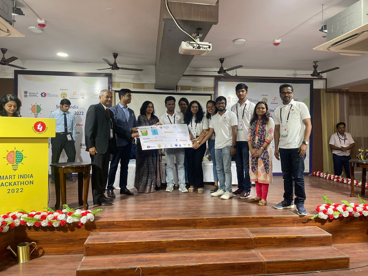 ReddyTridev's tweet photo. Happy to share that our team "405 FOUND" won Smart India Hackathon 2022. Problem statement AT988 "Identification of system generated fake calls landing in Dial 100" given by Madya Pradesh Police department. 
@SIH2022_MIC 
#SmartIndiaHackathon2022 
#SIH2022 https://t.co/EJnwaLIn6d