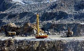 ZHolvad's tweet photo. Fortescue是全球第四大鐵礦石開採公司，其全年每乾公噸（per dry metric tonne,dmt）鐵礦石平均營收為99.80美元，較前一年的每乾公噸135.32美元大幅衰退。受惠於鐵礦石價格大好，Fortescue兩年前的獲利創下歷史新高。#經濟 #投資@Sunnywu177 https://t.co/wg8eNEHzeg
