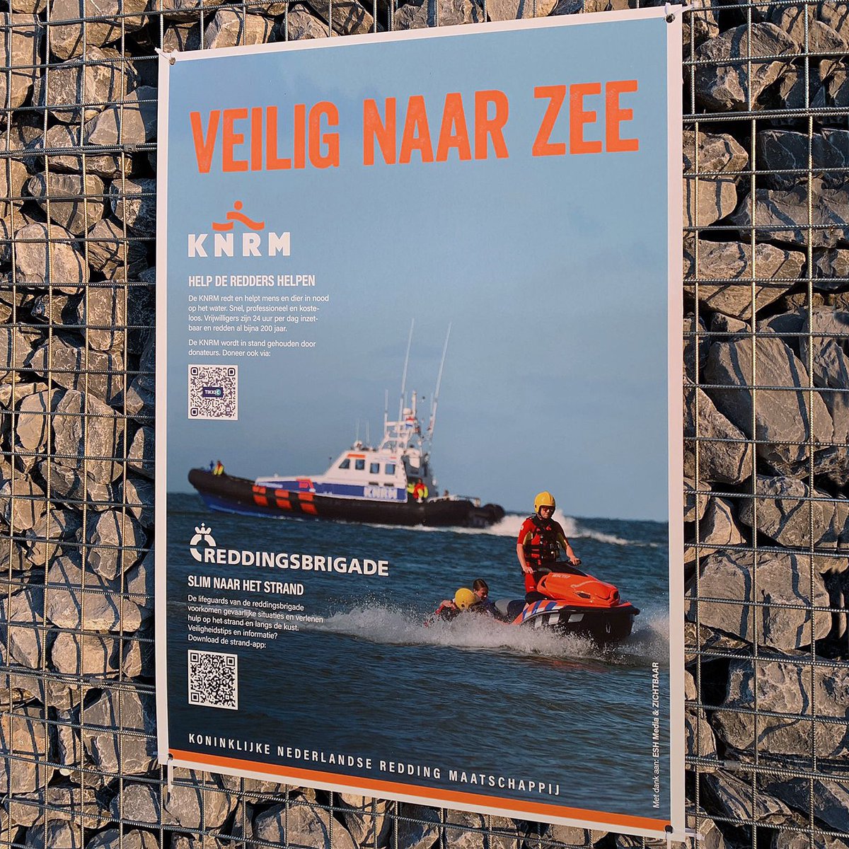 KNRMNeeltjeJans's tweet image. Heb je de nieuwe borden bij de parkeerplaatsen van de overgangen ‘Westenschouwen’ en ‘Jan van Renesseweg’ al gezien? facebook.com/KNRMNeeltjeJans