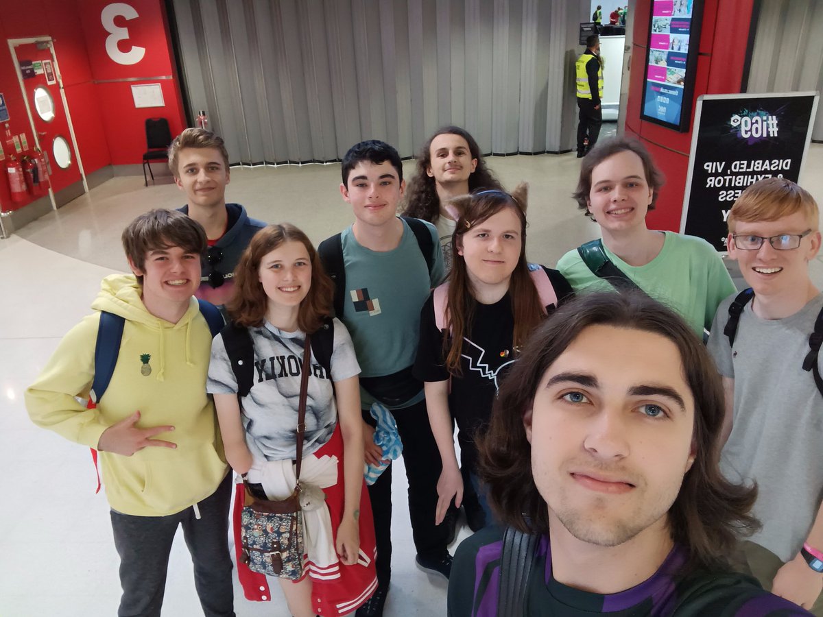 MagicA550's tweet photo. This Insomnia has been awesome yet again and I’m super glad to have been able to share it with some wonderful people from the MCC community. Thanks to the B&amp;B gang and all the others we met along the way, keep being awesome! https://t.co/6bmvPdImYJ