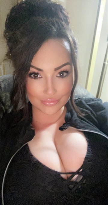 Watch Kirsten Lee's leaked NSFW photo on TwXstars