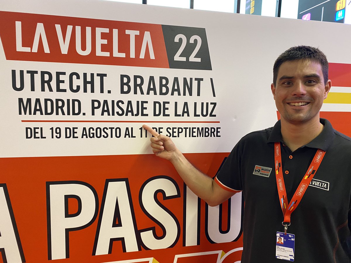 ialonsopereda's tweet photo. 9️⃣ Mi 9 año trabajando en #LaVuelta

💻📲 Contenido para #redessociales, #vídeos, streaming desde todas las salidas 

🎶 “Estamos echos para este juego, c’mon, c’mon, c’mon hay que darlo todo”

#comunicación #cycling #ciclismo #deporte #comunicaciónaudiovisual #contenidodigital https://t.co/vcy4LCvXlQ