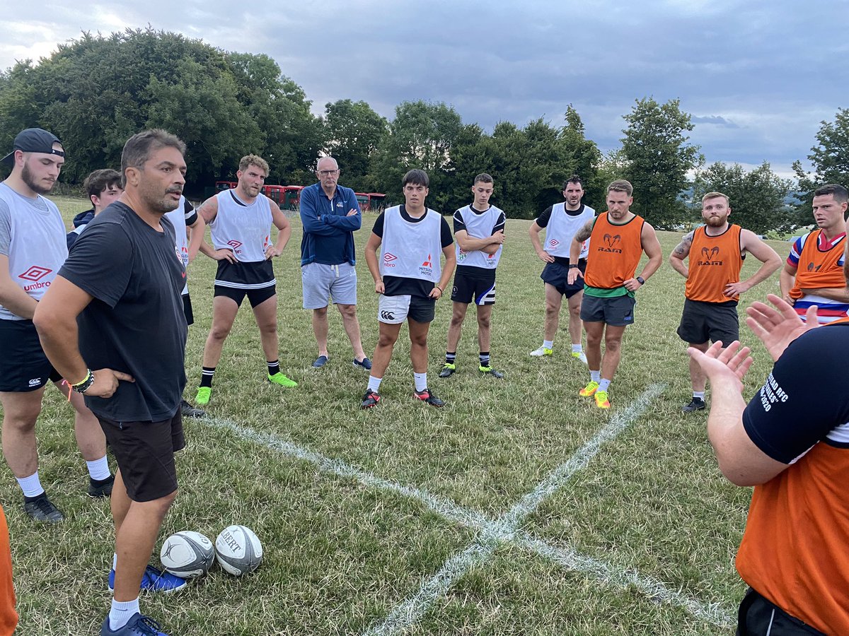 coachcarts85's tweet photo. Great week on the first LPM UK camp. Testing different methodologies and being fully immersed in the pleasure of movement rugby. @StowRFC @LePlaisirDuMou1 https://t.co/7Nv79e8oOC