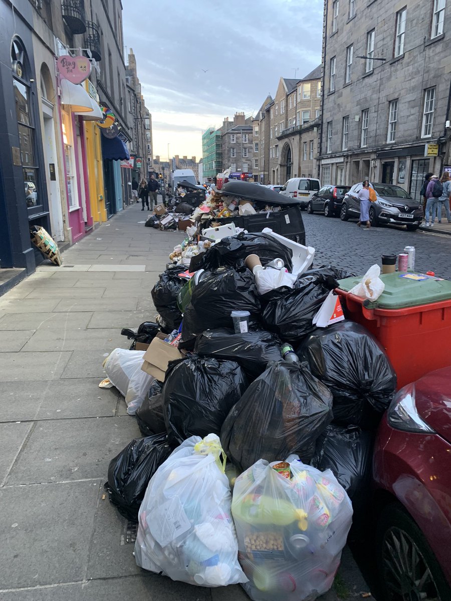 cajardineMP's tweet photo. This is #Edinburgh, our normally beautiful city. Our councils are chronically underfunded by this @theSNP and @scottishgreens @scotgov  and this is one of the results. https://t.co/J18pitbluK