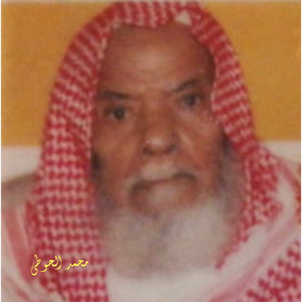 MohammadAlHoti's tweet photo. الشيخ عبدالرحمن بن علي بن عبدالله المحمود يرحمه الله مؤذن مسجد #الحله و  #الدحو في مدينة #الرياض_القديمه من صغره حتى بلغ الثمانين من عمره يتميز بصوت قوي و جميل وخلفه ابنه في الآذان حتى تم هدم المسجد ضمن تطوير حي الدحو .
#ثلوثية_المصمك 
#ذكريات_حي_دخنه_ومعكال https://t.co/yiYOzsnOLz