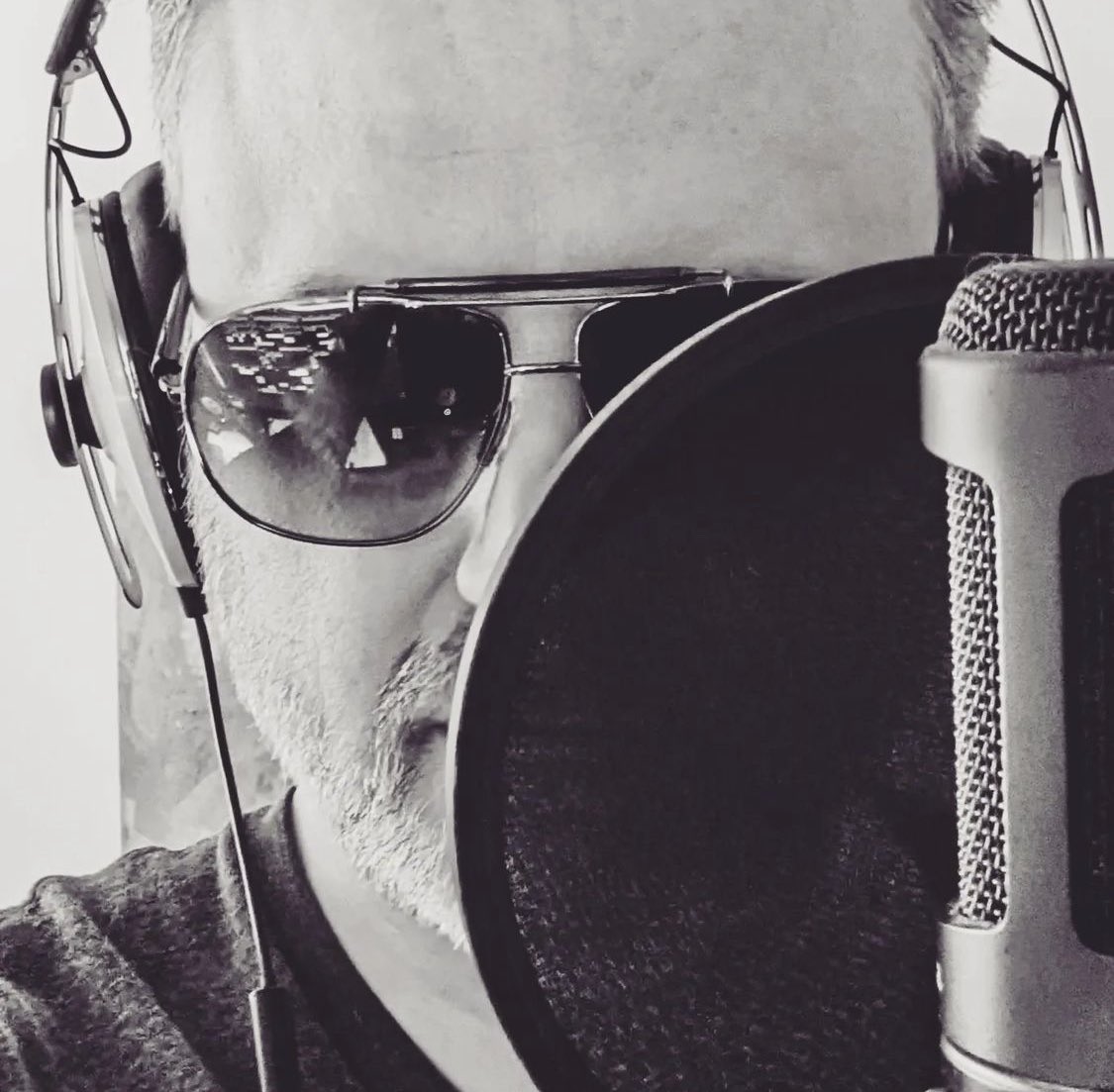 Was your wish for mixes? Bc it just came true… 

#industrialmusic #itstheremix
