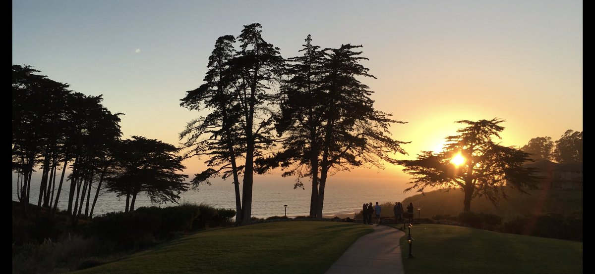 Lazarus_Christ's tweet photo. Sunset Aptos California at Seascape Hotel it’s a very nice place to visit if your in NorthCA it’s about a half hour south of Santa Cruz it’s a family owned hotel right on a cliff overlooking the ocean and down on the beach you can have bonfires by the ocean and party on the beach https://t.co/gWPxw964oa