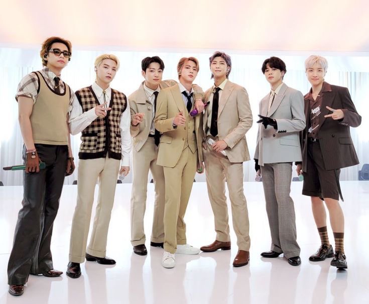 tanniekosmossss's tweet photo. The fastest BTS KARMA that we’ve ever witnessed in our entire history. Group of the Year really belongs to them !!

THE WINNER IS BTS
BTS GLOBAL DOMINATION
BTS PAVED THE WAY
REPEAK BTS DISCOGRAPHY https://t.co/Ewe0YtL4uV