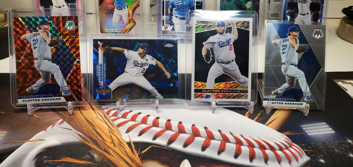OnEdge_cards's tweet photo. 🔥🔥GIVEAWAY🔥🔥 Follow and Retweet. Random winner chosen next Sunday Sept 4th. 

Max Scherzer card giveaway. Cards will ship in bubble mailer free in US. If we can get 200 followers by next Sunday I will throw in a Random Autograph.#Sportscards #MLB #Topps #Giveaway #Dodgers https://t.co/Bcu0XmtVIL