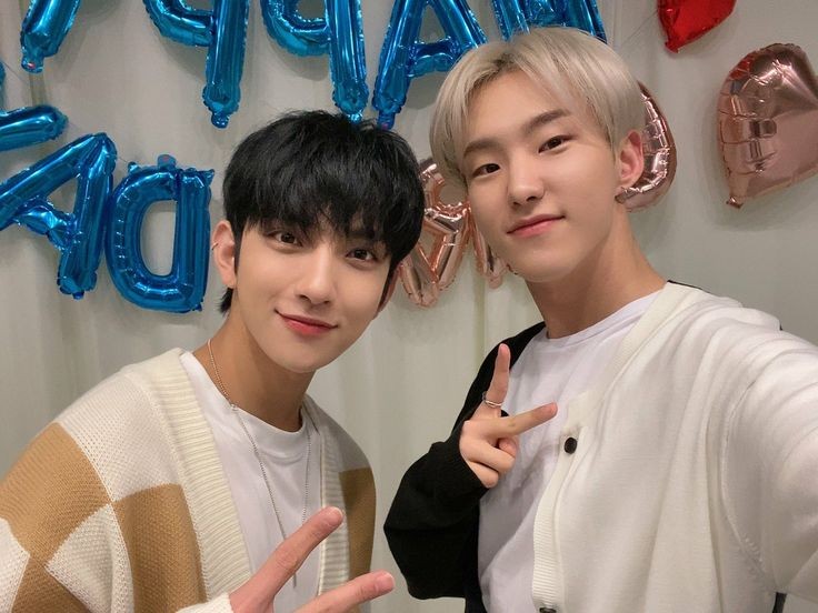 faith_xyz_'s tweet photo. Get well soon, joshua & hoshi. Comeback healthy again, rest much and we will wait for you to be part of the beautiful oceans again. 😔💗
#SEVENTEEN
#GetWellSoonJoshua
#GetWellSoonHoshi
@pledis_17 https://t.co/HNjLJ85YGZ