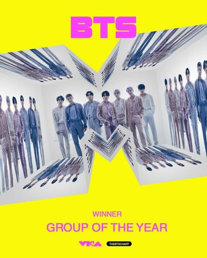 Lizzit13's tweet photo. Oficialmente mis reyes ganan GROUP OF THE YEAR, por 4a aรฑo consecutivo, ๐ ahora si ya pueden chillR y quejarse otra vez, me voy festejar compers ๐
#BTS_VMAs #VMAs @BTS_twt
#groupoftheyear_BTS https://t.co/UTW7xByeZN