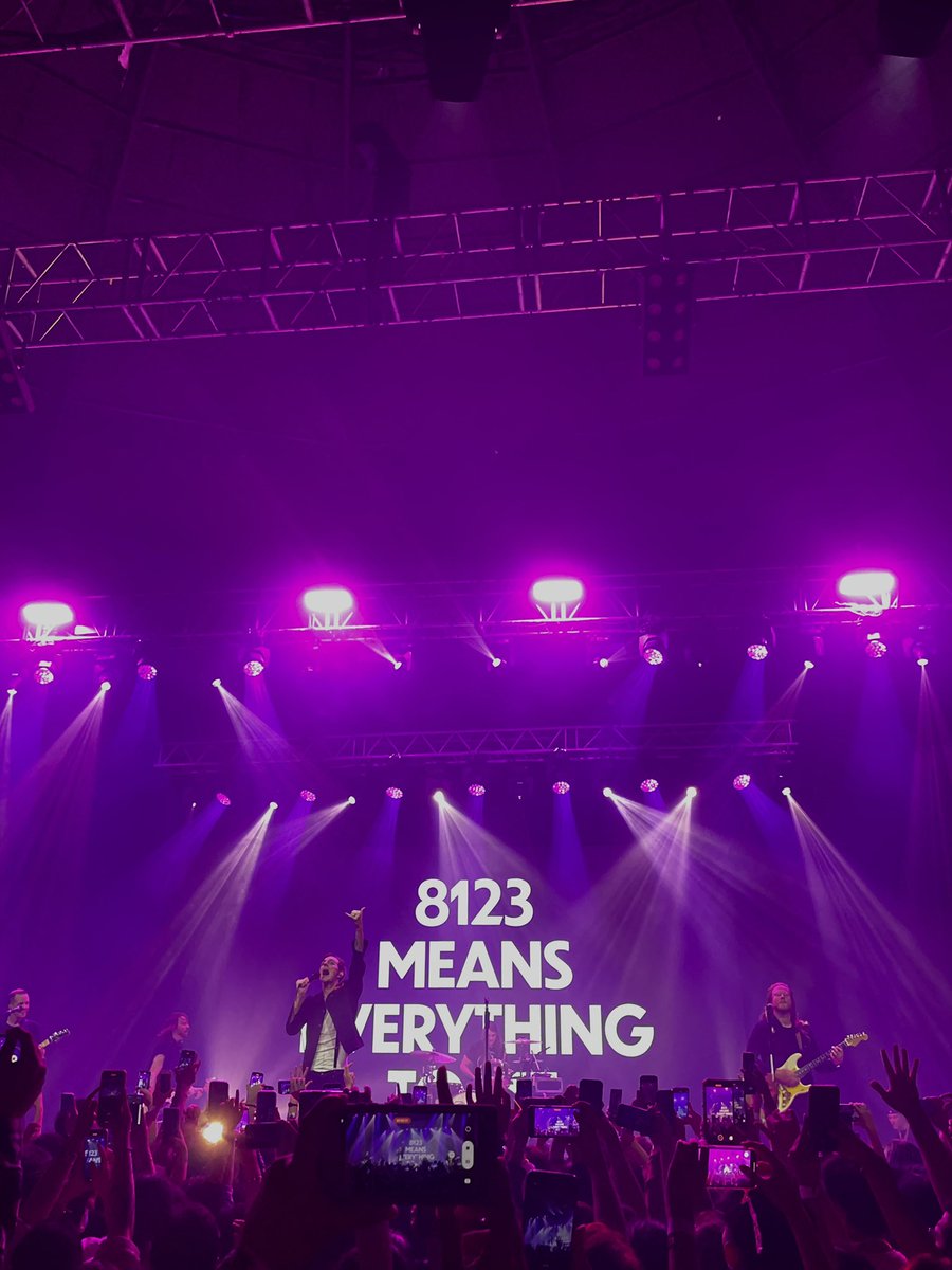 MOYANAISEEE's tweet photo. 8123 🫶🏻 @themaine @patmaine @johnmaine #TheMaineinManila2022 https://t.co/9tYh61Hm06