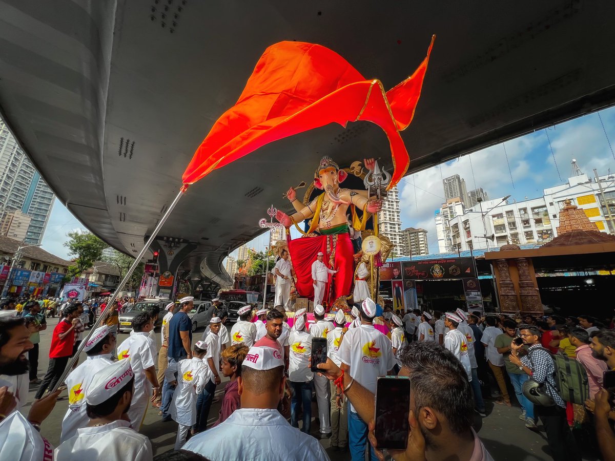haram_khor_'s tweet photo. Ganpati Bappa Morya! Let the celebration begin 🫶🏻 https://t.co/fFPcHouohf