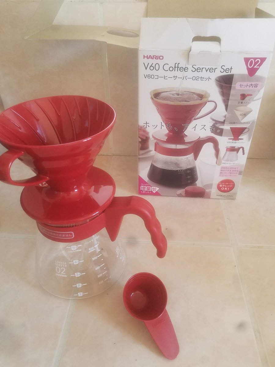 LordBenito_II's tweet photo. Me llegó el original V60 Hario desde Japón (vía Lima)...  El café filtrado es otra cosita 😋. Me fabriqué filtro de tela, personalmente me parece lo más deli que hay. Medio fav y sale tutorial https://t.co/9qb7cyiVmT