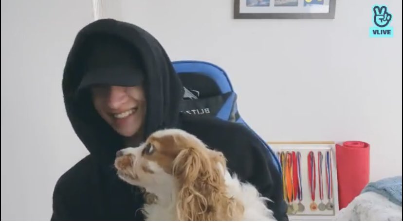 bchanhourly's tweet photo. chan doing channies room on his actual room in australia makes me so so happy, i’ve been crying non stop since i saw him on tiktok live earlier 🥹 https://t.co/2x4MT3Y0pR