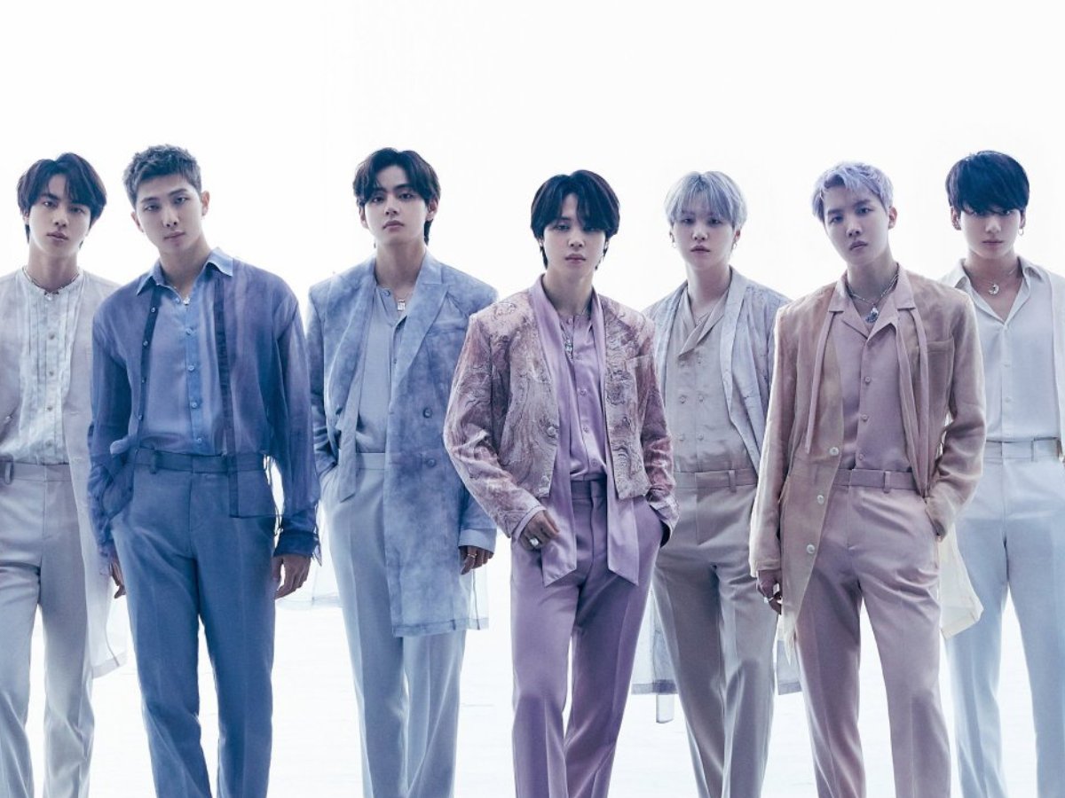 WORLDMUSICAWARD's tweet photo. #BTS wins the #VMA for #groupoftheyear and breaks the record for most 'Group of the Year' wins in #VMAs history (4 consecutive)!💪🕺🕺🕺🕺🕺🕺🕺🏆❤️‍🔥👑👑👑👑👑👑👑💜 https://t.co/XiFnp2LFJ9