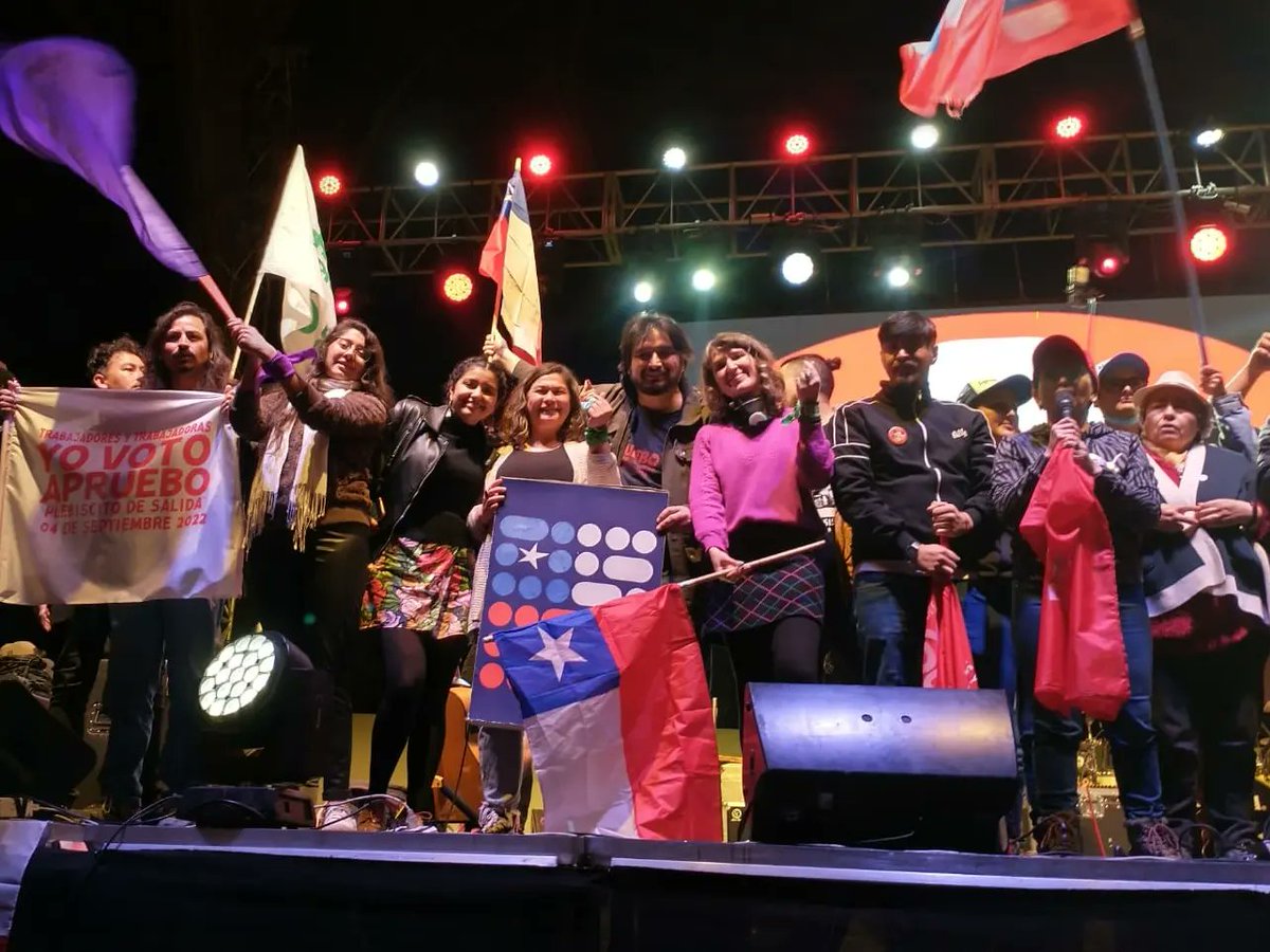 camiloriffo's tweet photo. En #Concepción hoy se vivió el #Apruebo con alegría, esperanza y unidad 🤗💜

#ApruebazoConce https://t.co/nJz8atBqTI